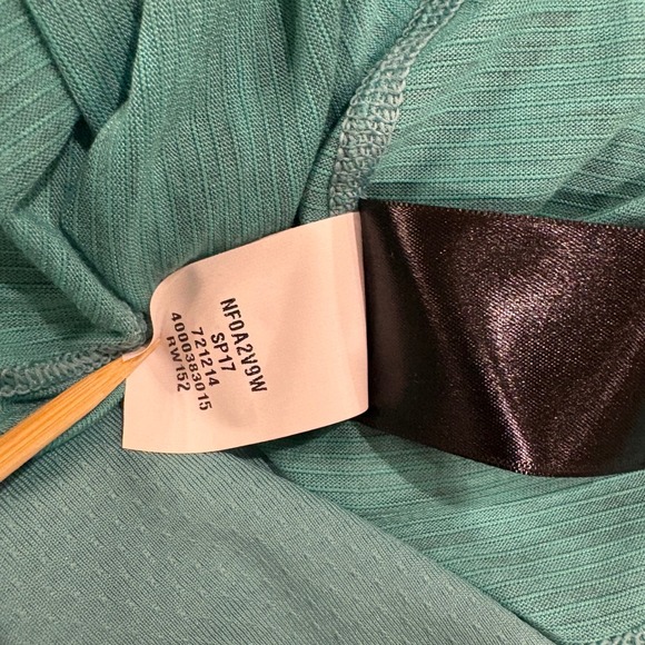 The‎ North Face Women's V Neck Short Sleeve FlashDry T Shirt Teal Green Size L - Picture 7 of 10